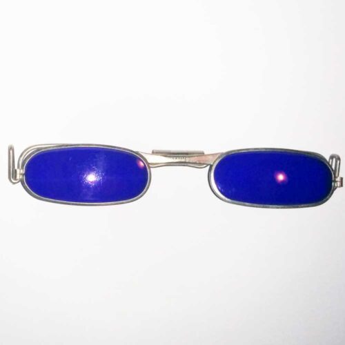 Cobalt blue clip on lenses are used by welders, glass blowers and metal foundry 3