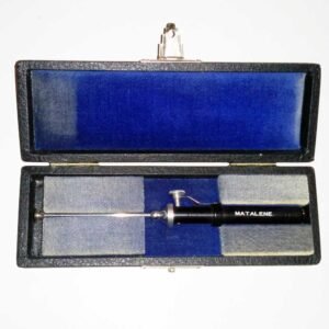 Bailliart ophthalmo-dynamometer by Matalene in original fitted blue velvet case with documentation, antique ophthalmic diagnostic instrument
