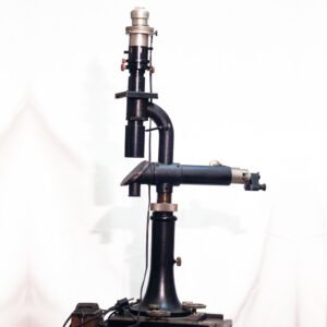 Antique 1911 Gullstrand binocular ophthalmoscope on table mount, designed by Nobel Prize-winning ophthalmologist Allvar Gullstrand for monocular and binocular stereoscopic fundus examination