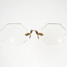 Octagonal lens pince nez