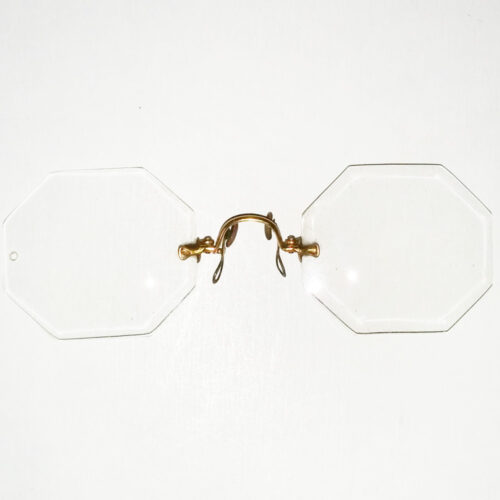 Octagonal lens pince nez