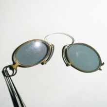 Pince-nez colored eye glasses with gray lenses