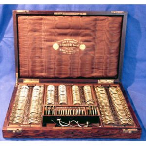Antique c.1900 Giroux Paris trial lens set in beautiful inlaid wooden case with brass-rimmed trial lenses and trial frame, French optical instrument measuring 41x26x6cm