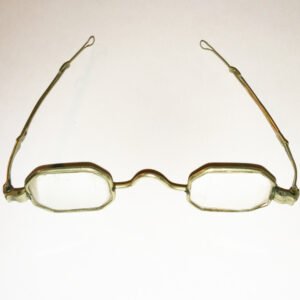 Silver octagonal readers from 1830 with crank bridge and sliding tear-shaped temples