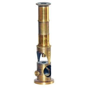Antique drum style microscope in polished brass, Benjamin Martin cylindrical body design with circular stage, 19th century scientific instrument