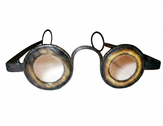 martins margins spectacles